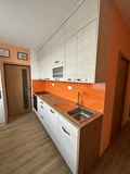 Skleněný obklad kuchyně montáž po naší rekonstrukci bytového jádra