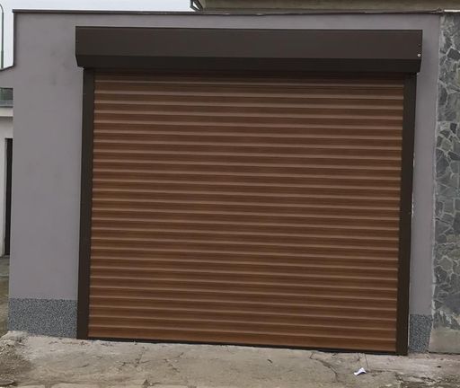 Rolovací garážová vrata - montáž na fasádu